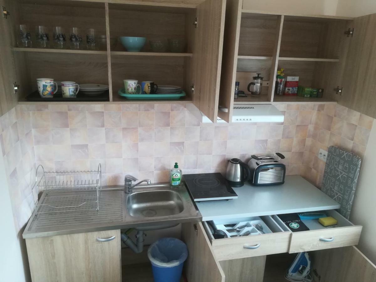 Couple Getaway To A Freshly Renovated Apartment Пярну Экстерьер фото